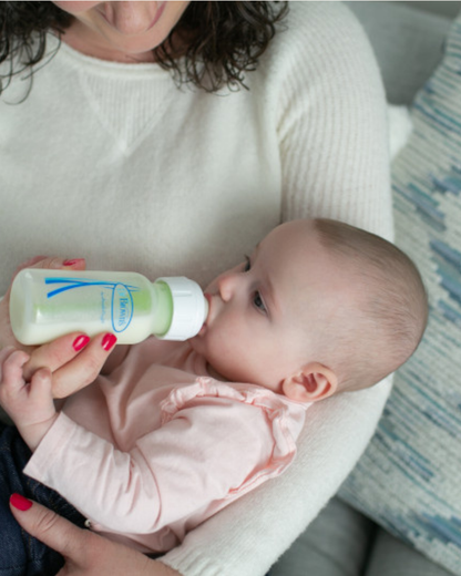 Plastična ozkovratna steklenička