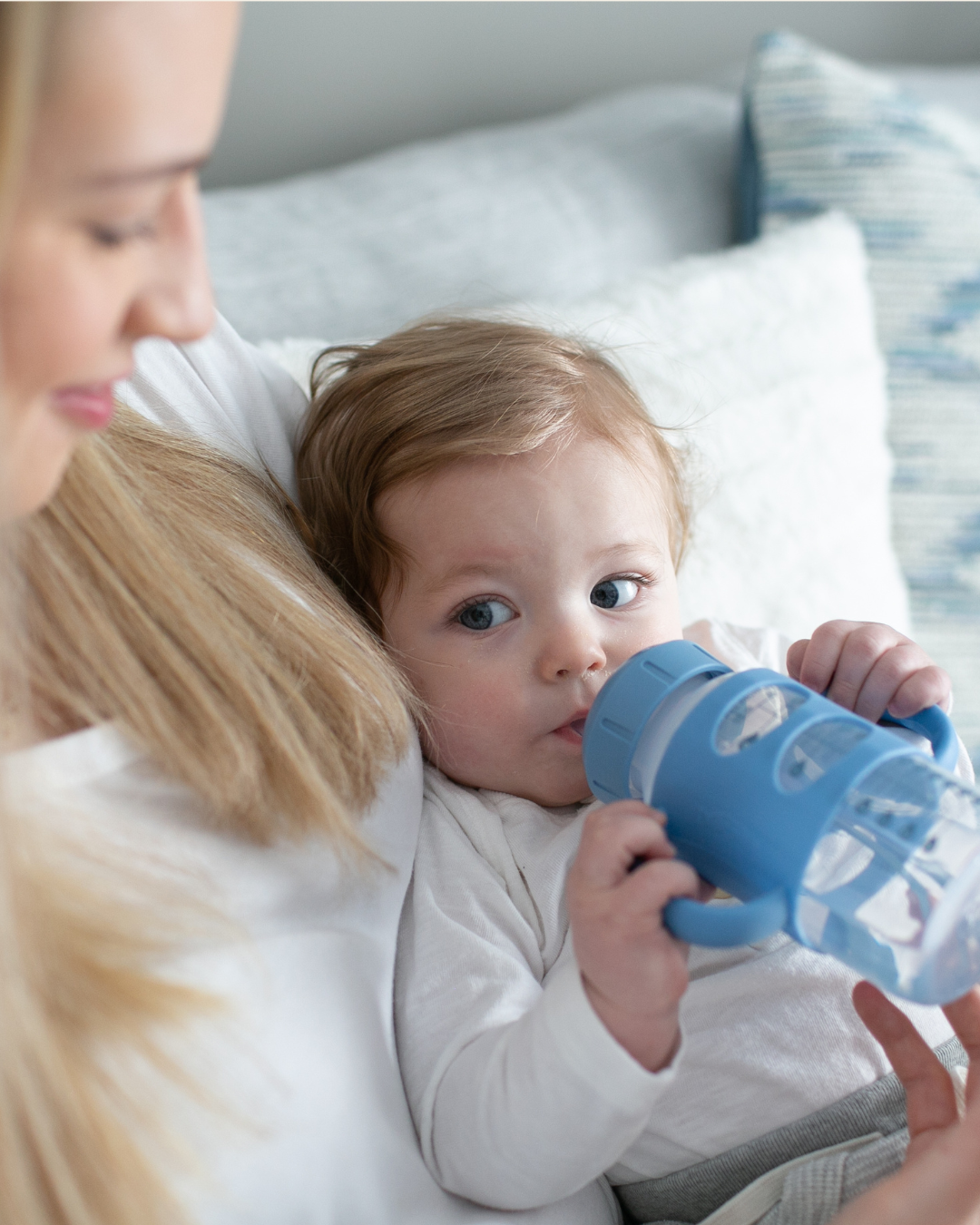 Plastična širokovratna steklenička Z ROČAJI
